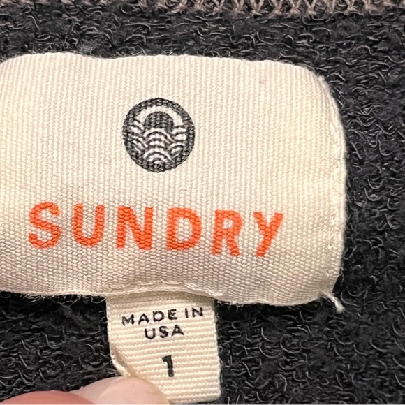 SUNDRY Washed Black Long Sleeve Love Appliqué Top size 1 or Small - Picture 5 of 8